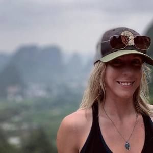 Meet your Posher, Elizabeth